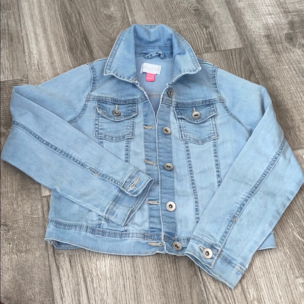 Girls soft denim jacket size 7/8. Excellent